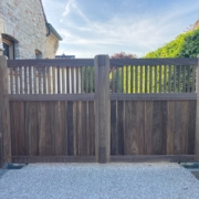 Dubbele poort realisatie Beveren-Leie