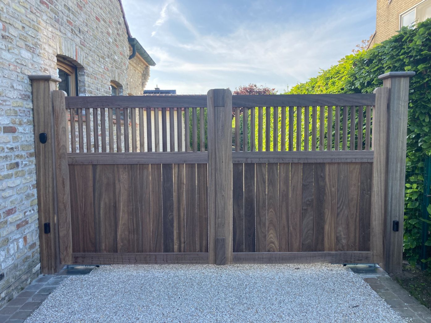 Dubbele poort realisatie Beveren-Leie