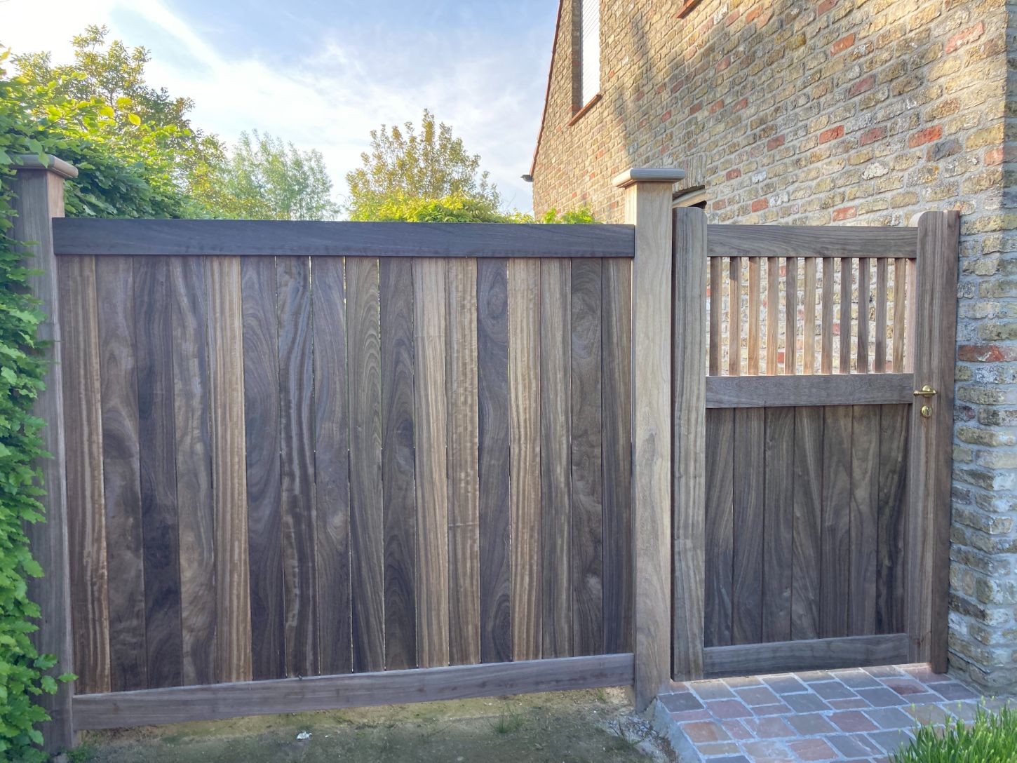 Enkele poort realisatie Beveren-Leie